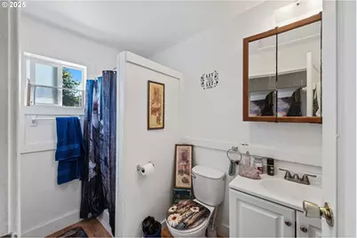 1902 Monroe St, North Bend, OR 97459 - Photo 26