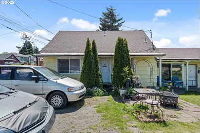 1902 Monroe St, North Bend, OR 97459 - Photo 8