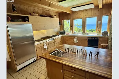 31780 Chantrelle Ln, Gold Beach, OR 97444 - Photo 12