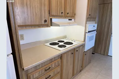 5422 Portland Rd NE #47, Salem, OR 97305 - Photo 14