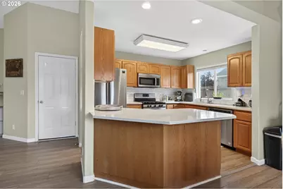 2561 Golfview Ave, Sutherlin, OR 97479 - Photo 6