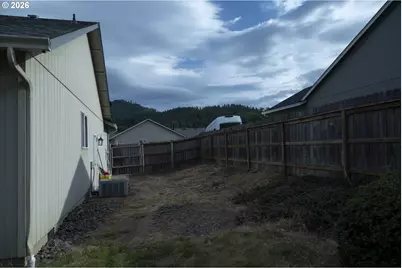 2561 Golfview Ave, Sutherlin, OR 97479 - Photo 34