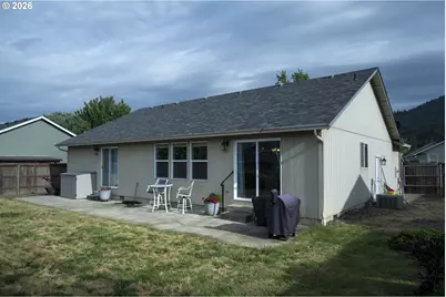 2561 Golfview Ave, Sutherlin, OR 97479 - Photo 32