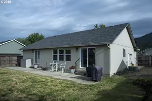 2561 Golfview Ave, Sutherlin, OR 97479 - Photo 32