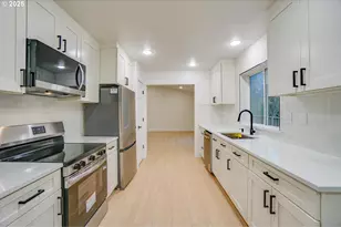 3704 NW Orchard Ct, Camas, WA 98607 - Photo 8