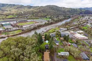 1303 SE Strong Ave, Roseburg, OR 97470 - Photo 44