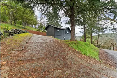 1303 SE Strong Ave, Roseburg, OR 97470 - Photo 36
