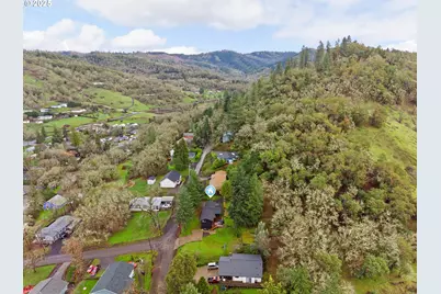 1303 SE Strong Ave, Roseburg, OR 97470 - Photo 42
