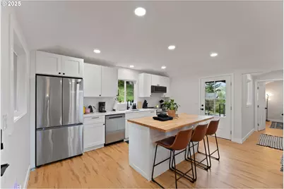 1303 SE Strong Ave, Roseburg, OR 97470 - Photo 8