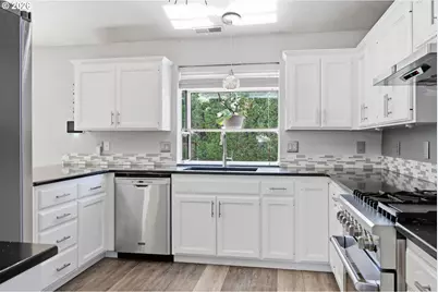 6819 Simeon Dr, Springfield, OR 97478 - Photo 20
