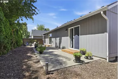6819 Simeon Dr, Springfield, OR 97478 - Photo 8