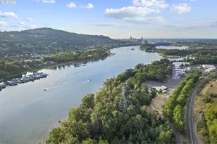 196 SE Spokane St, Portland, OR 97202 - Photo 2