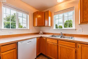 4096 S E St, Springfield, OR 97478 - Photo 8