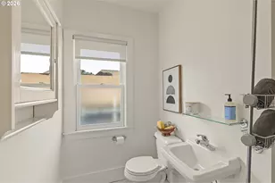 2127 NW Irving St, Portland, OR 97210 - Photo 16