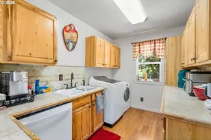 115 SW Regulator St, Cascade Locks, OR 97014 - Photo 14
