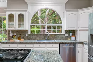 12616 SW 60th Ct, Portland, OR 97219 - Photo 12