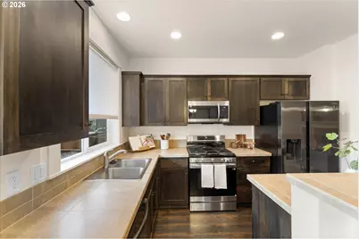 3027 SE Kingswood Ave, Hillsboro, OR 97123 - Photo 8