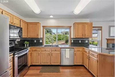 9302 NE 25th Ct, Vancouver, WA 98665 - Photo 8
