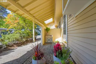 623 N Hayden Bay Dr, Portland, OR 97217 - Photo 4