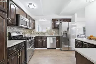 15893 NE Holladay St, Portland, OR 97230 - Photo 10