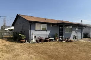 2216 Country Club Rd, Woodburn, OR 97071 - Photo 2