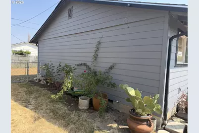2216 Country Club Rd, Woodburn, OR 97071 - Photo 4