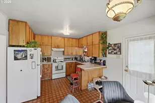 615 Willow St, Myrtle Point, OR 97458 - Photo 6