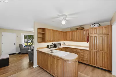 1716 Juniper Ave, Coos Bay, OR 97420 - Photo 6