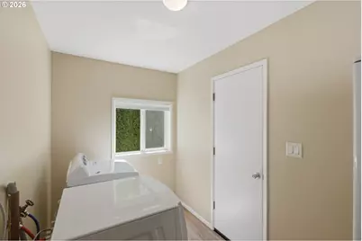 1716 Juniper Ave, Coos Bay, OR 97420 - Photo 8