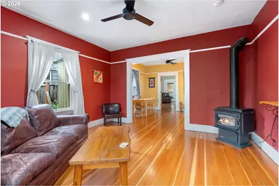 412 10th St, Hood River, OR 97031 - Photo 4