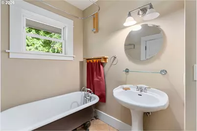 412 10th St, Hood River, OR 97031 - Photo 10