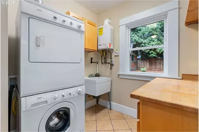 412 10th St, Hood River, OR 97031 - Photo 16