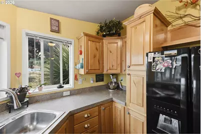 2294 Marion St, North Bend, OR 97459 - Photo 20