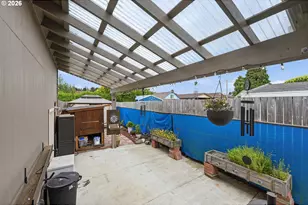 2294 Marion St, North Bend, OR 97459 - Photo 34