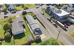 2294 Marion St, North Bend, OR 97459 - Photo 2