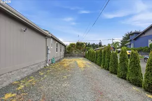 2294 Marion St, North Bend, OR 97459 - Photo 44