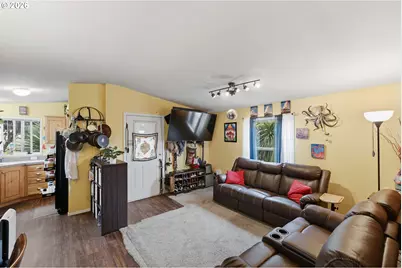 2294 Marion St, North Bend, OR 97459 - Photo 16