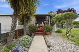 2294 Marion St, North Bend, OR 97459 - Photo 6