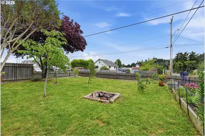 2294 Marion St, North Bend, OR 97459 - Photo 8