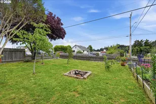 2294 Marion St, North Bend, OR 97459 - Photo 8