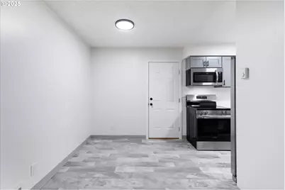 1114 N 1st Ave, Kelso, WA 98626 - Photo 10