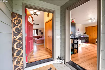 74 Sandalwood Loop, Creswell, OR 97426 - Photo 2