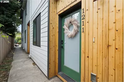 1211 N Winchell St #3, Portland, OR 97217 - Photo 2