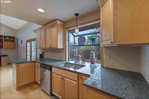 6135 SW Cross Creek Dr, Beaverton, OR 97078 - Photo 8