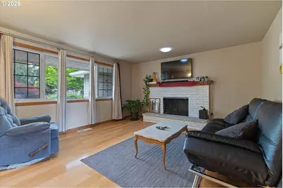 6135 SW Cross Creek Dr, Beaverton, OR 97078 - Photo 2