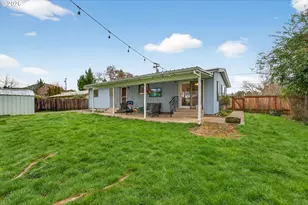 1456 NW Almira St, Roseburg, OR 97471 - Photo 28