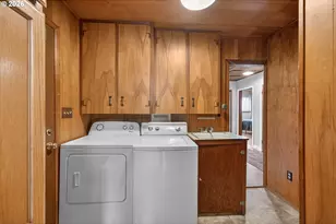 1456 NW Almira St, Roseburg, OR 97471 - Photo 14