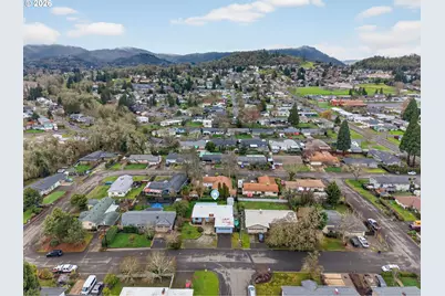 1456 NW Almira St, Roseburg, OR 97471 - Photo 38