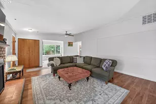 1456 NW Almira St, Roseburg, OR 97471 - Photo 8