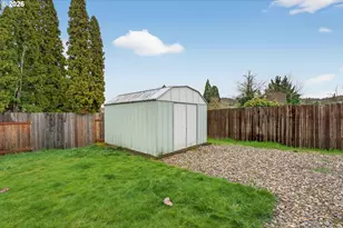 1456 NW Almira St, Roseburg, OR 97471 - Photo 34